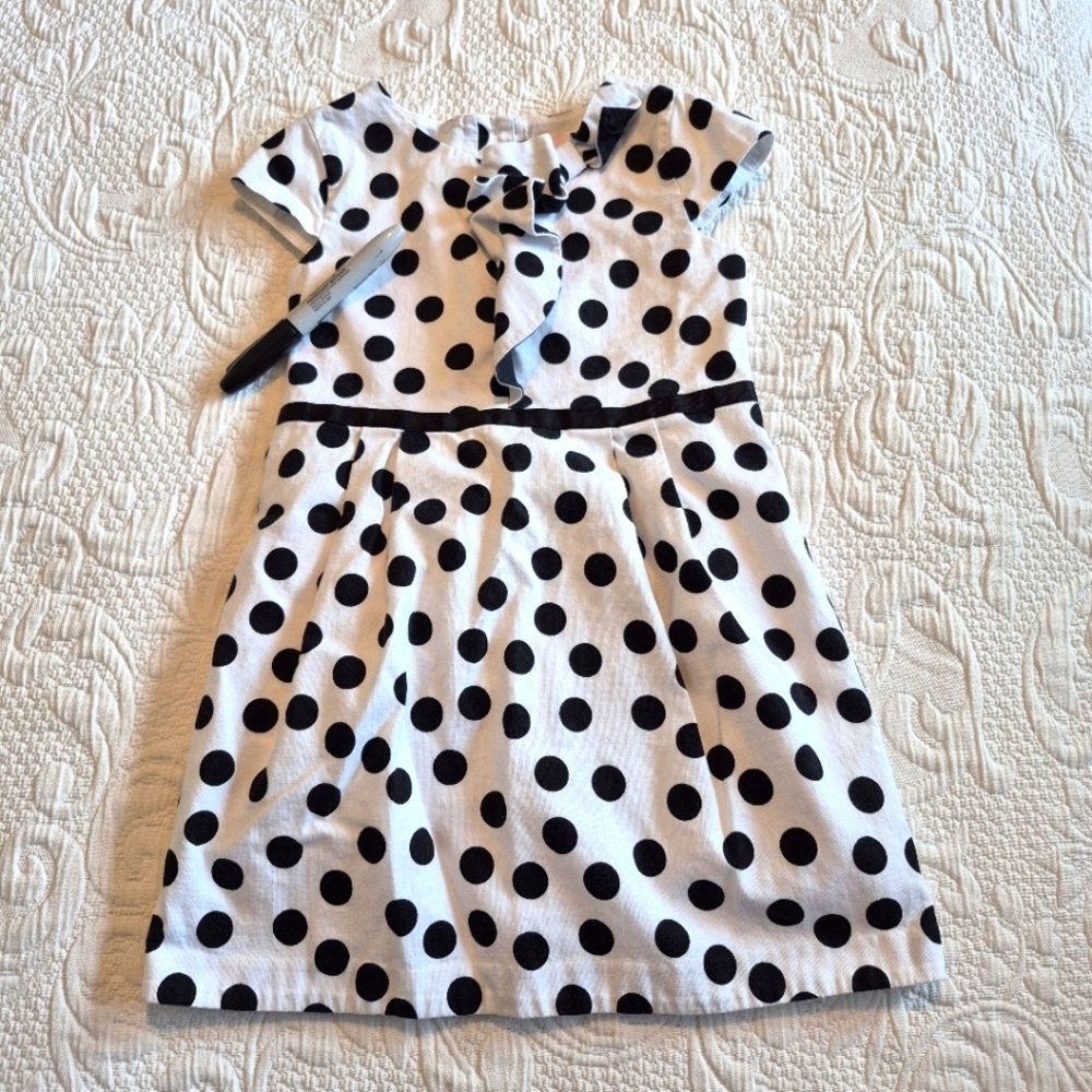Janie and Jack girls size white with black polka dot dress has tiny marks